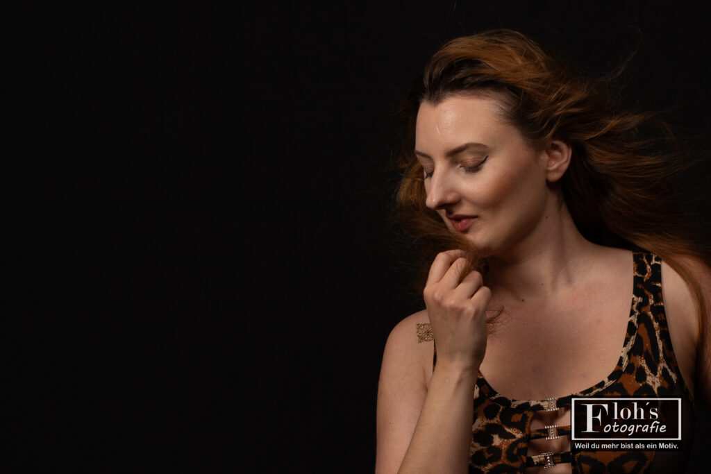 Sinnliches Dessous-Shooting mit Sanja im Homestudio