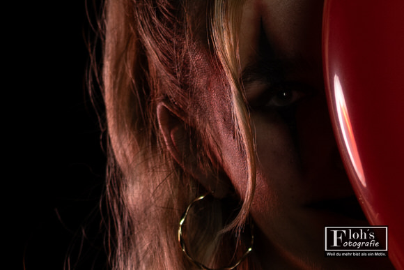 Charakterstarkes Halloween-Portrait von Karla in Wien St. Marx, schöne Konturen.