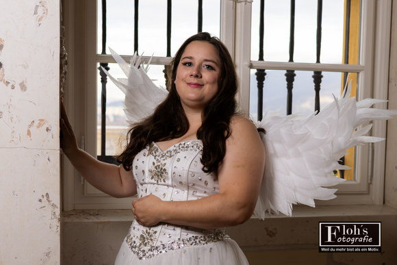 Engel Cosplay Shooting Burg Hof – Vici als himmlischer Engel