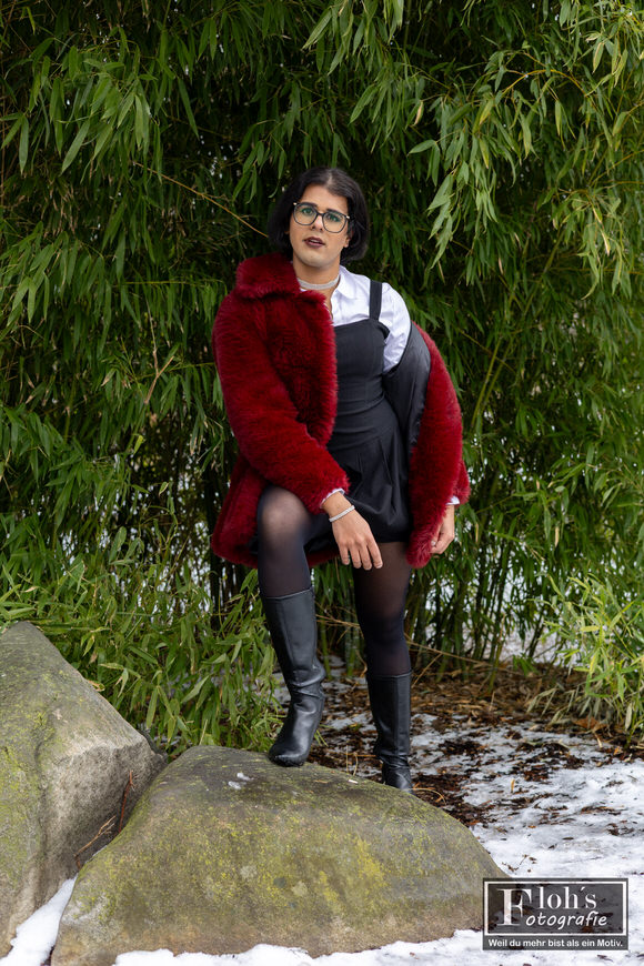 1️⃣9️⃣ Outdoor Portrait Shooting Wien, Arya vor Bambus und Natur im Stadtpark.